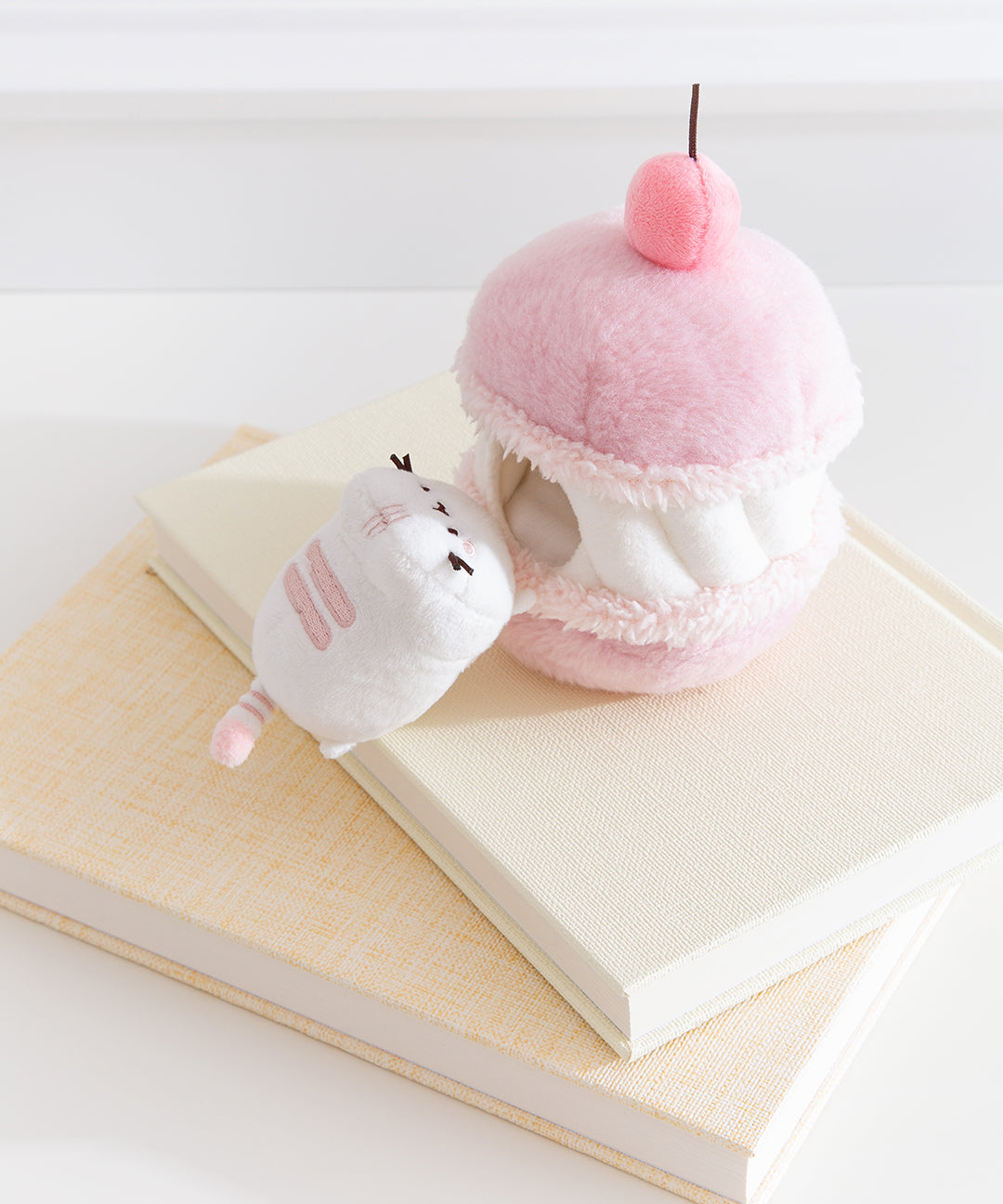 Pusheen Sweets Cherry Macaron Plush 2-pc Environment