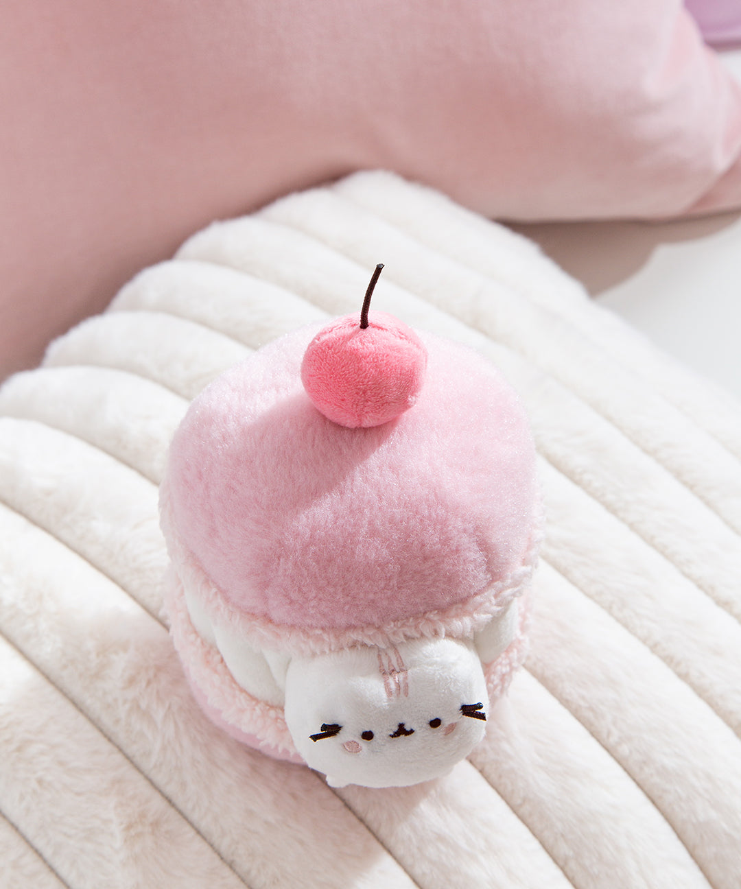 Pusheen Sweets Cherry Macaron Plush 2-pc Environment